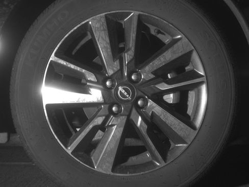 Used 2025 Nissan Versa SV FWD image 13