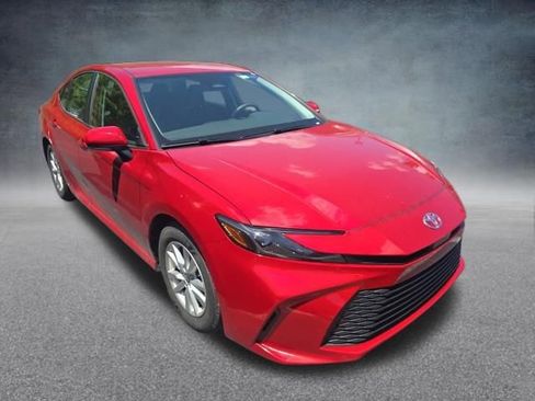 Used 2025 Toyota Camry LE FWD image 7