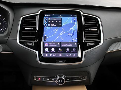 Certified 2023 Volvo XC90 B6 Ultimate w/ Protection Package Premier AWD/4WD image 36