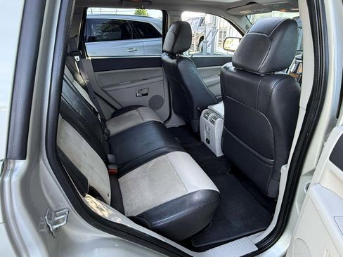 Used 2009 Jeep Grand Cherokee Limited image 11