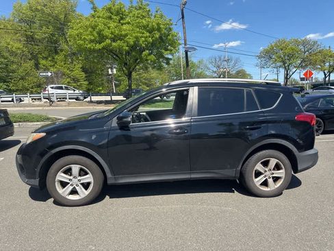 Used 2013 Toyota RAV4 XLE AWD/4WD image 2