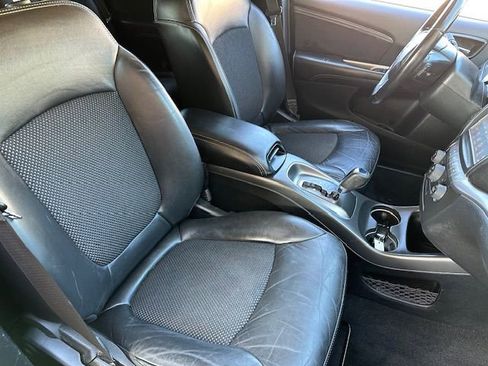 Used 2019 Dodge Journey Crossroad w/ Mopar All Weather Group image 16