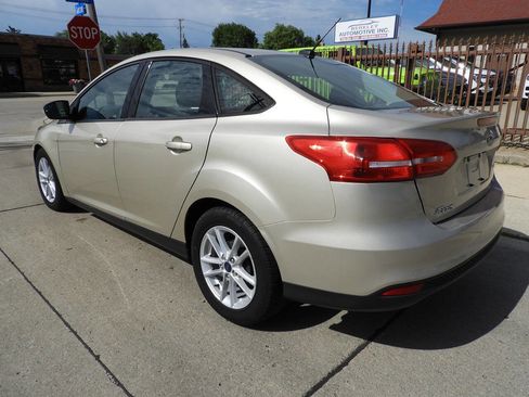 Used 2017 Ford Focus SE FWD image 7