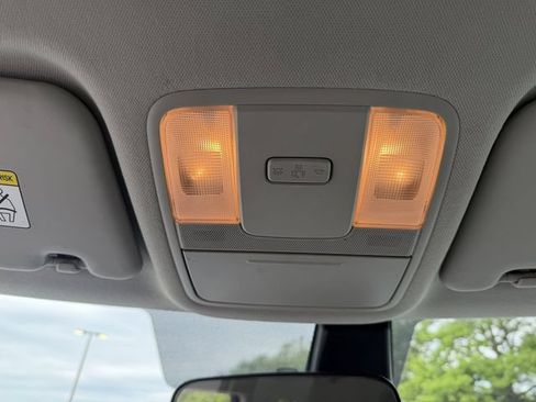 Used 2025 Kia Soul LX FWD image 21