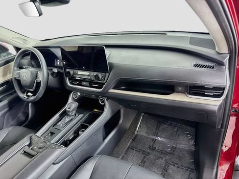 Certified 2026 Toyota Grand Highlander AWD image 32