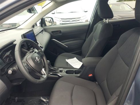 Used 2024 Toyota Corolla Cross LE image 16
