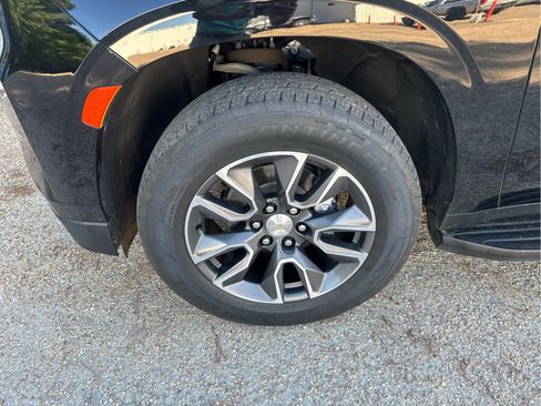 Used 2023 Chevrolet Suburban LS w/ Driver Alert Package RWD image 16