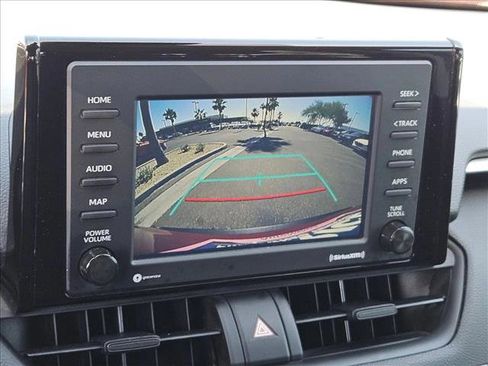 Used 2021 Toyota RAV4 XLE w/ Convenience Package FWD image 14