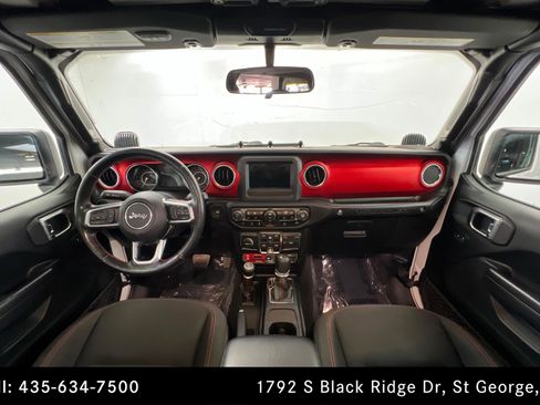 Used 2019 Jeep Wrangler Unlimited Rubicon w/ Cold Weather Group AWD/4WD image 9