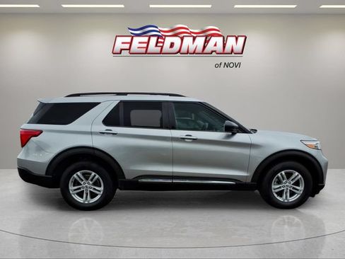 Used 2021 Ford Explorer XLT AWD/4WD image 6