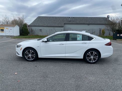 Used 2019 Buick Regal Essence w/ Driver Confidence Package I image 9