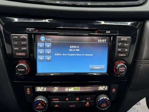 Used 2017 Nissan Rogue AWD image 19