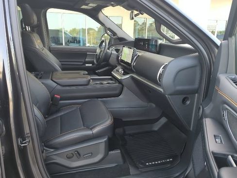 Used 2025 Ford Expedition Tremor AWD/4WD image 20