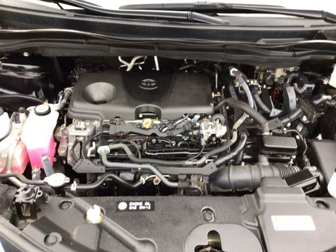 Used 2024 Toyota Sienna XLE image 11