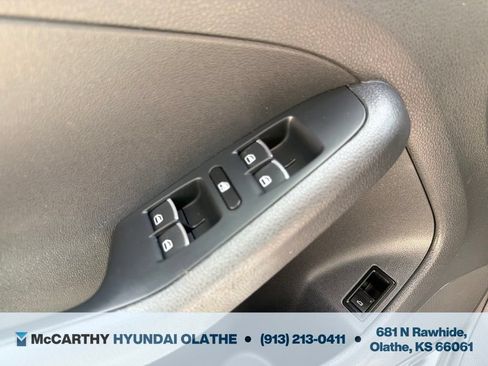 Used 2017 Volkswagen Jetta SEL Premium FWD image 29