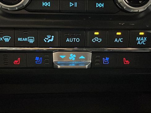 Used 2023 Ford F150 Platinum w/ Equipment Group 701A High AWD/4WD image 45