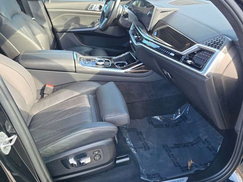 Used 2024 BMW X7 M60i w/ Executive Package image 11