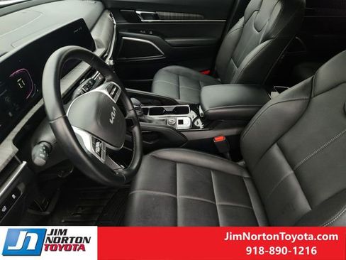 Used 2025 Kia Telluride EX image 13
