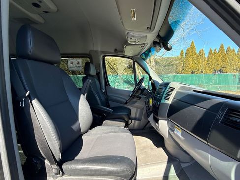 Used 2017 Mercedes-Benz Sprinter 3500 image 20