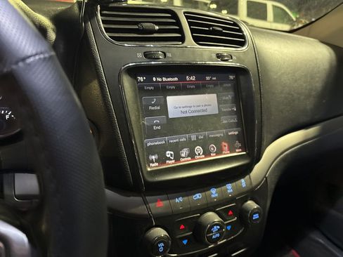 Used 2015 Dodge Journey Crossroad w/ Flexible Seating Group image 14