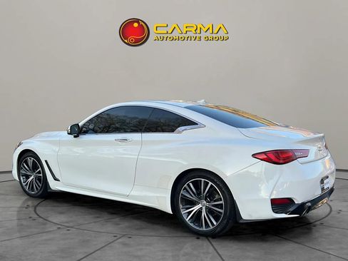 Used 2017 INFINITI Q60 2.0t w/ Moonroof Package image 4
