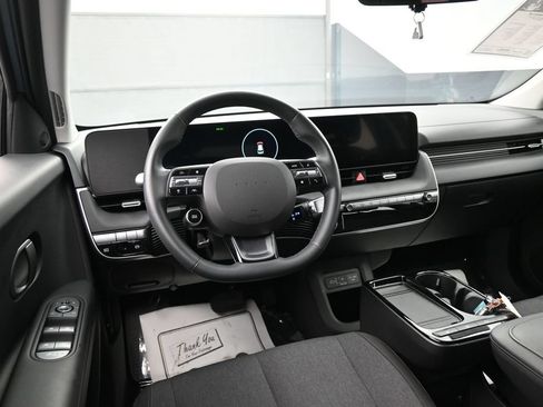 Used 2025 Hyundai Ioniq 5 SE RWD image 28