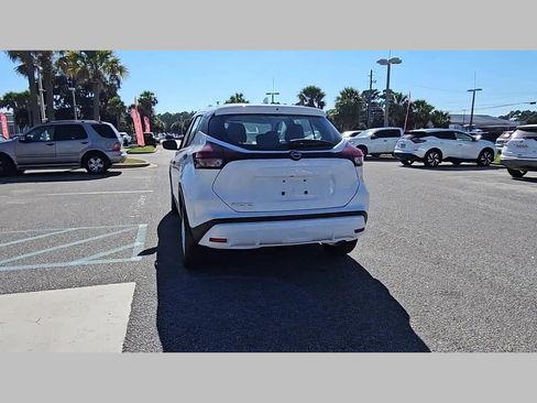 New 2025 Nissan Kicks Play S image 30