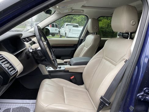 Used 2018 Land Rover Discovery HSE AWD/4WD image 14