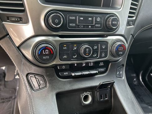 Used 2019 Chevrolet Suburban LT RWD image 53
