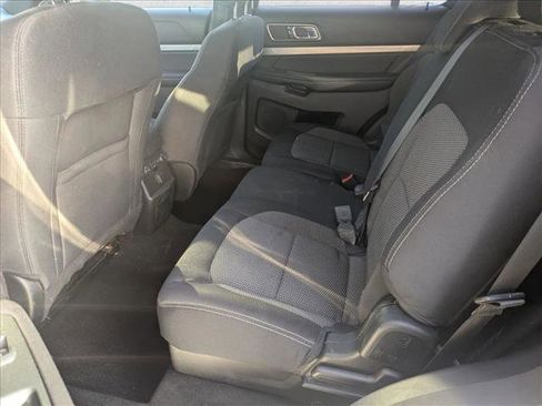Used 2018 Ford Explorer XLT image 20
