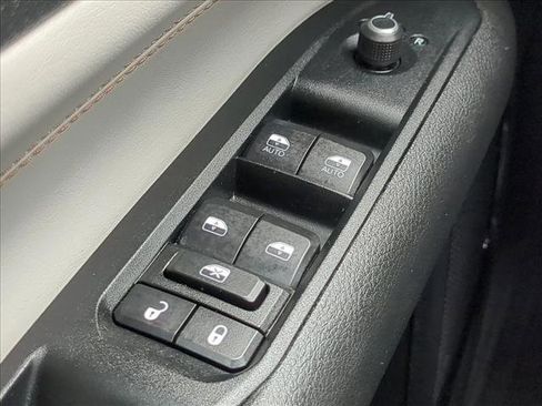 Used 2022 Jeep Compass Limited w/ Elite Group image 25