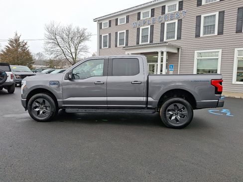 Used 2025 Ford F150 Lightning Flash image 8