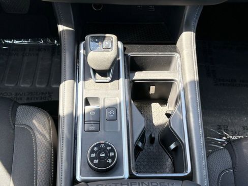 Used 2024 Nissan Pathfinder SV AWD/4WD image 20
