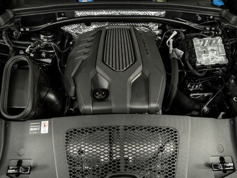 New 2026 Porsche Macan AWD/4WD image 35