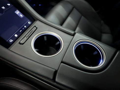 Used 2025 Porsche Taycan Turbo S image 19