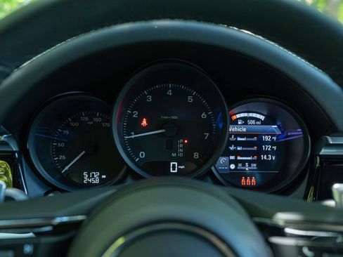 Certified 2025 Porsche Macan AWD/4WD image 26