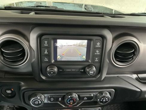 Used 2021 Jeep Gladiator Sport AWD/4WD image 8