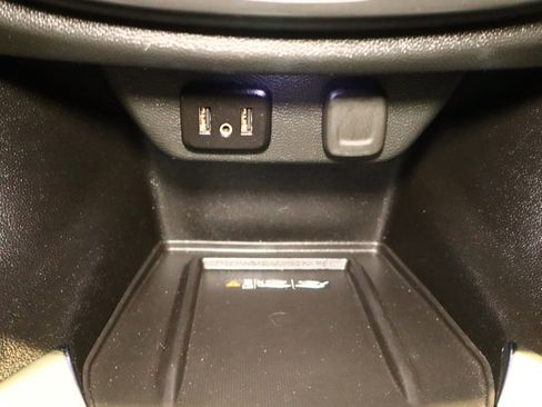 Used 2023 Chevrolet Traverse LT image 27