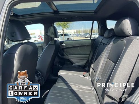 Used 2022 Volkswagen Tiguan SE R-Line image 28