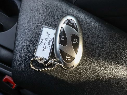 Used 2024 Hyundai Elantra SEL image 27