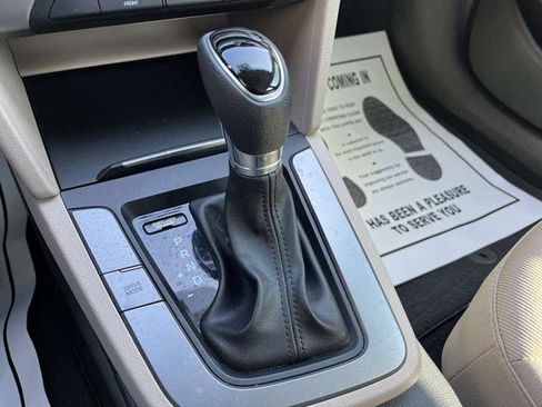 Used 2018 Hyundai Elantra SEL image 25