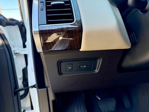 Used 2018 Land Rover Range Rover Sport HSE image 13