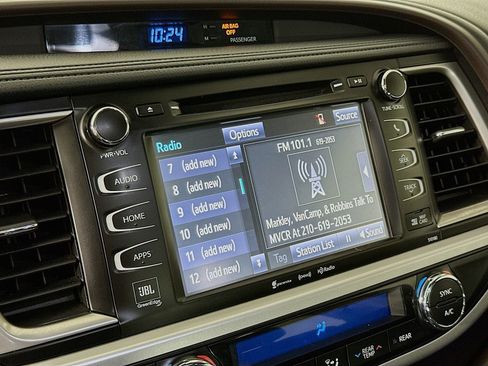 Used 2017 Toyota Highlander Limited image 15