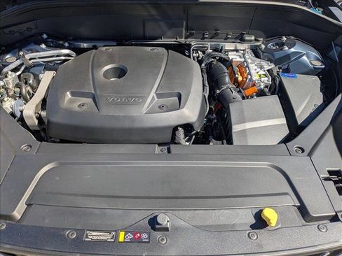 New 2026 Volvo XC90 T8 Plus w/ Protection Package Premier image 17