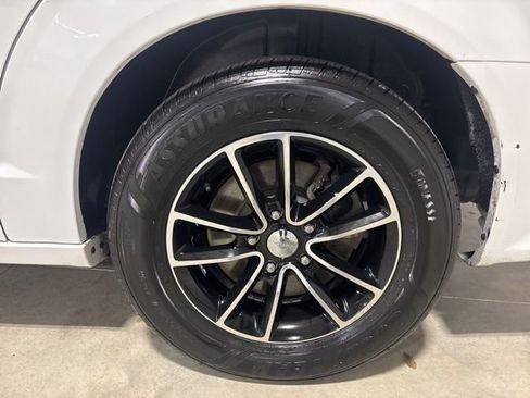 Used 2017 Dodge Grand Caravan GT image 24