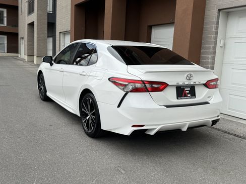 Used 2018 Toyota Camry SE w/ Protection Package (Q2) FWD image 3