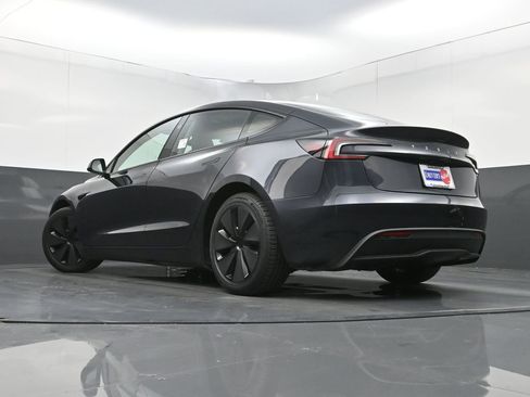 Used 2024 Tesla Model 3 Standard Range image 27