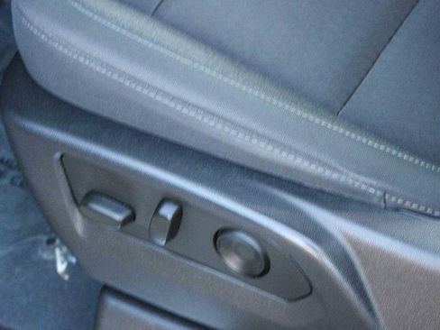 Used 2022 Chevrolet Silverado 1500 LT image 16