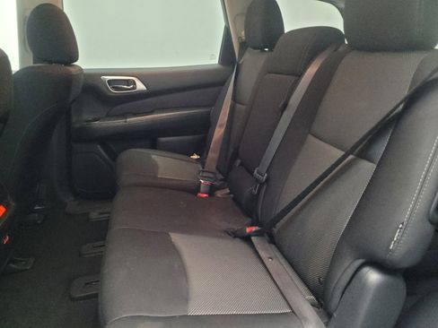 Used 2020 Nissan Pathfinder S FWD image 18