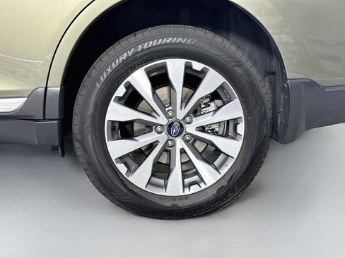 Used 2019 Subaru Outback 3.6R Touring w/ Popular Package #3A AWD/4WD image 33